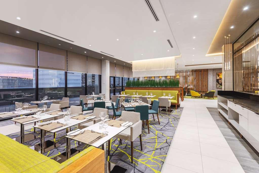 Hilton Garden Inn Windhoek Restoran gambar